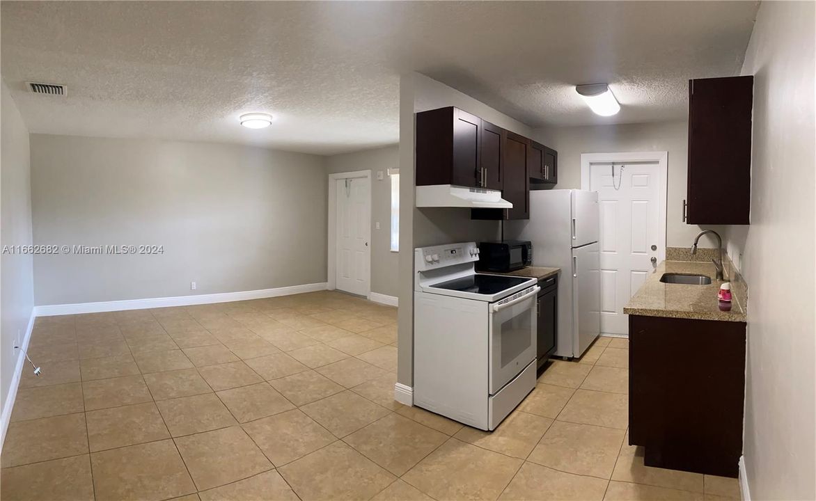 For Rent: $1,695 (1 beds, 1 baths, 0 Square Feet)