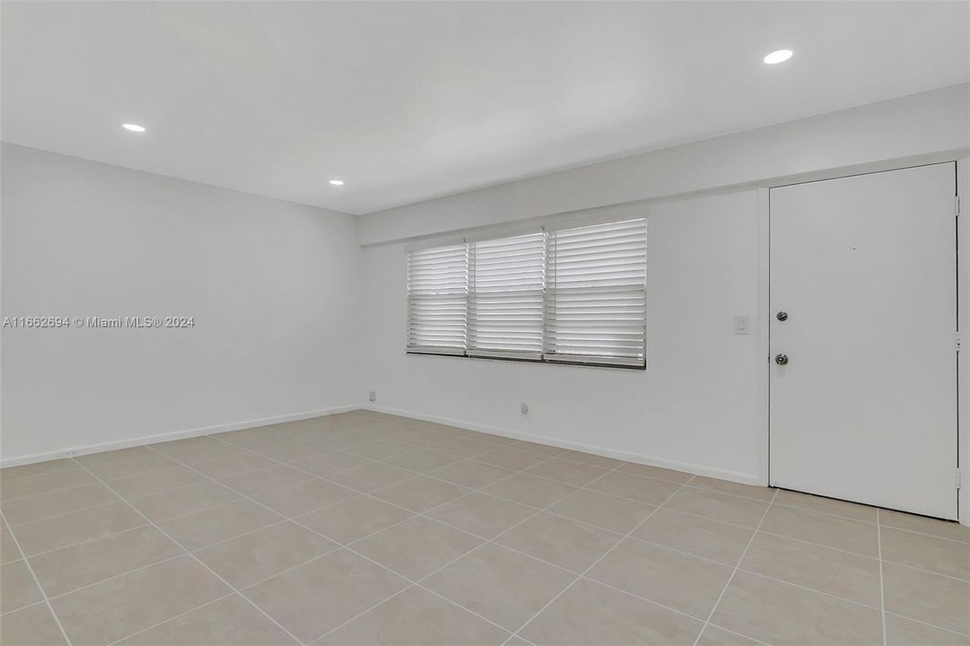 En Venta: $170,000 (1 camas, 1 baños, 811 Pies cuadrados)