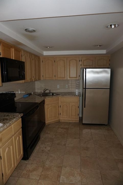 For Rent: $4,500 (2 beds, 2 baths, 1129 Square Feet)