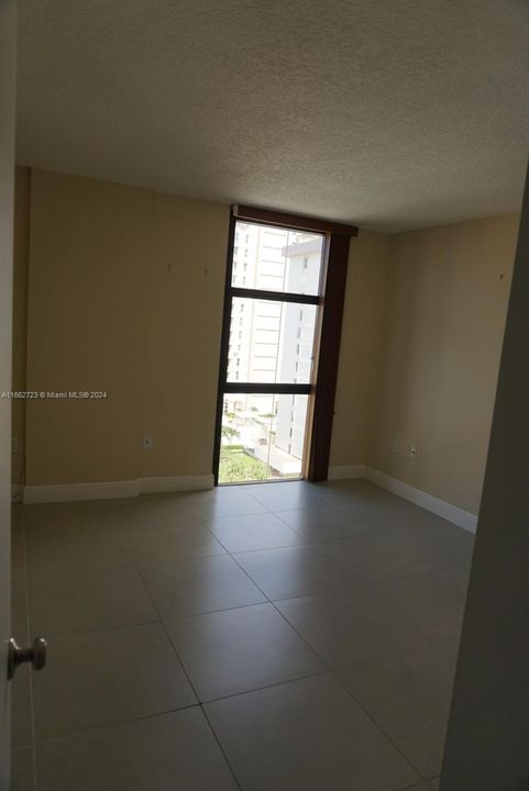 For Rent: $4,500 (2 beds, 2 baths, 1129 Square Feet)