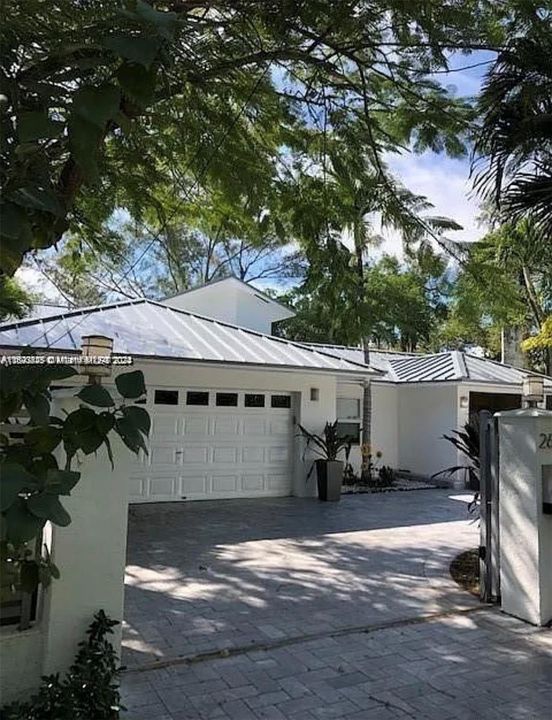 En Venta: $2,950,000 (4 camas, 4 baños, 2701 Pies cuadrados)