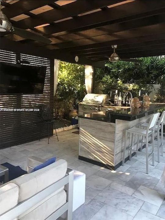 En Venta: $2,950,000 (4 camas, 4 baños, 2701 Pies cuadrados)