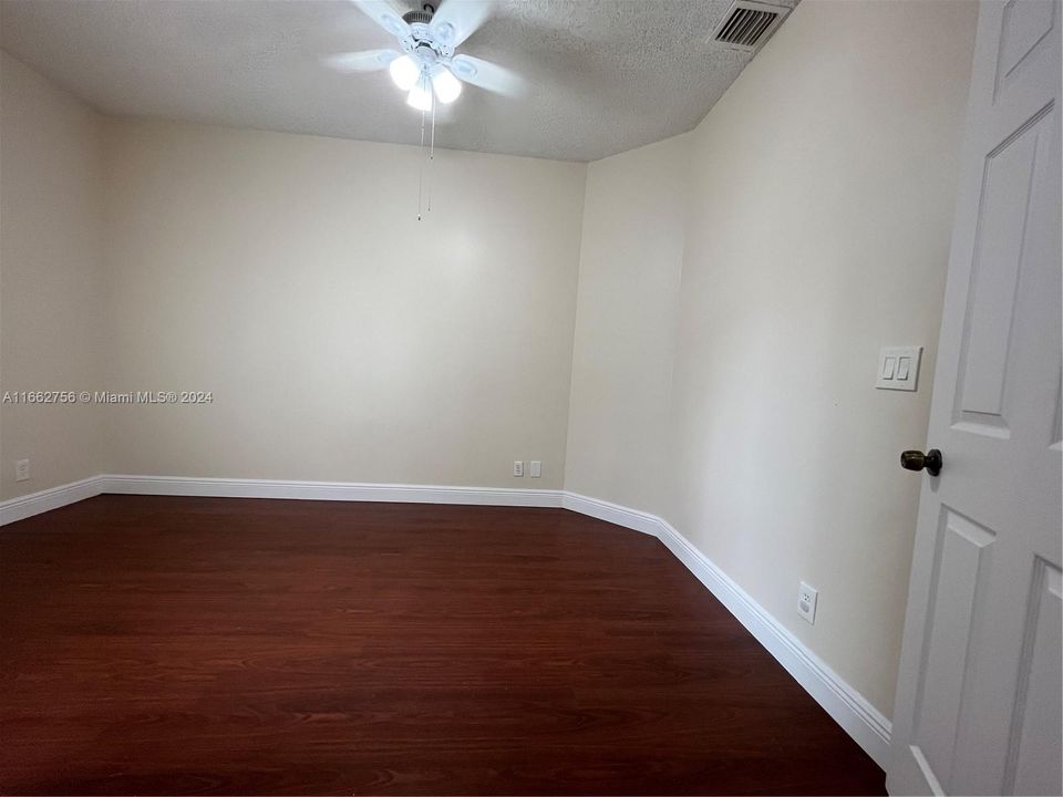 For Rent: $2,950 (3 beds, 2 baths, 1428 Square Feet)