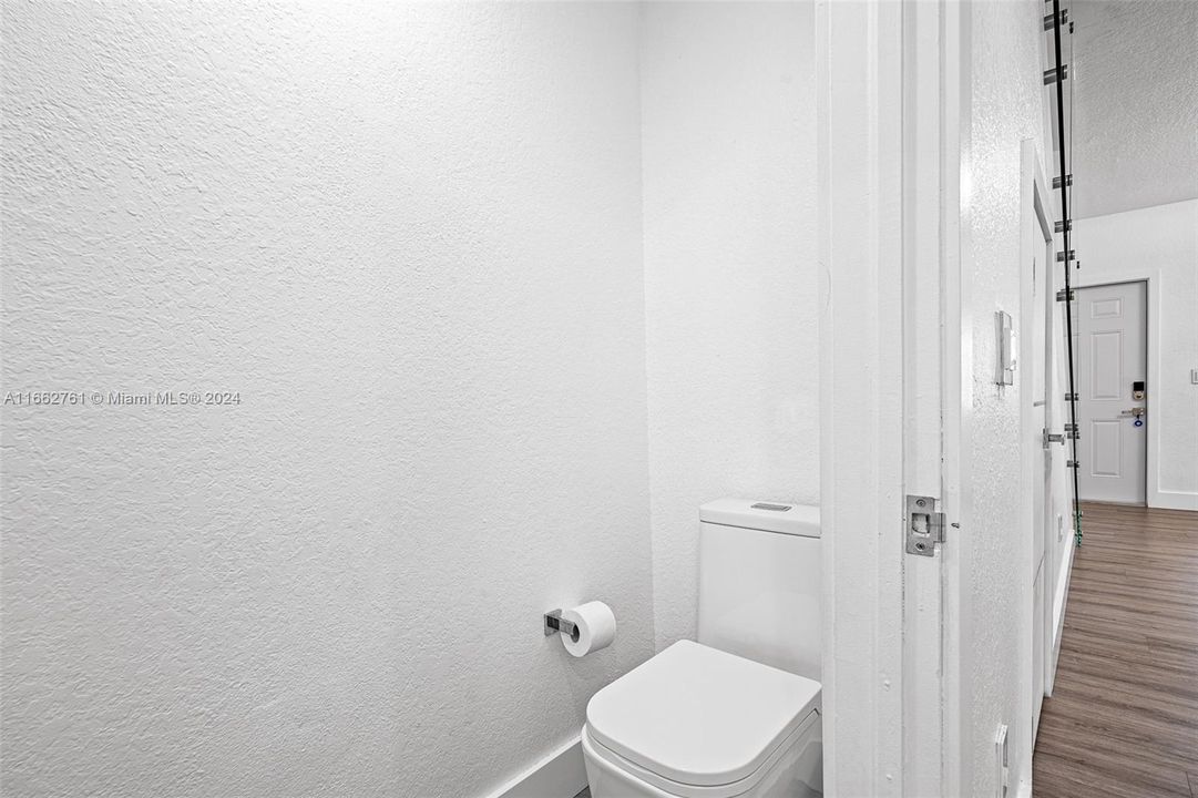 1/2 bathroom