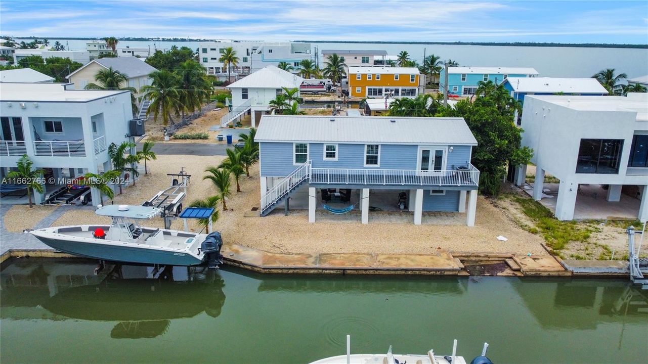 For Sale: $949,900 (3 beds, 2 baths, 1296 Square Feet)