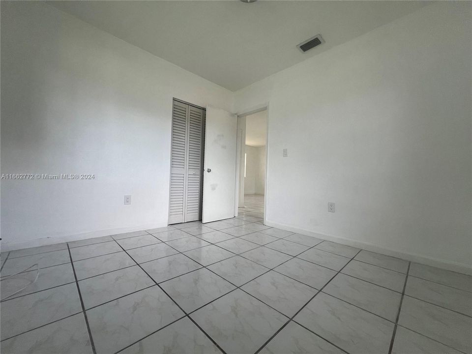 For Rent: $2,450 (2 beds, 1 baths, 1425 Square Feet)