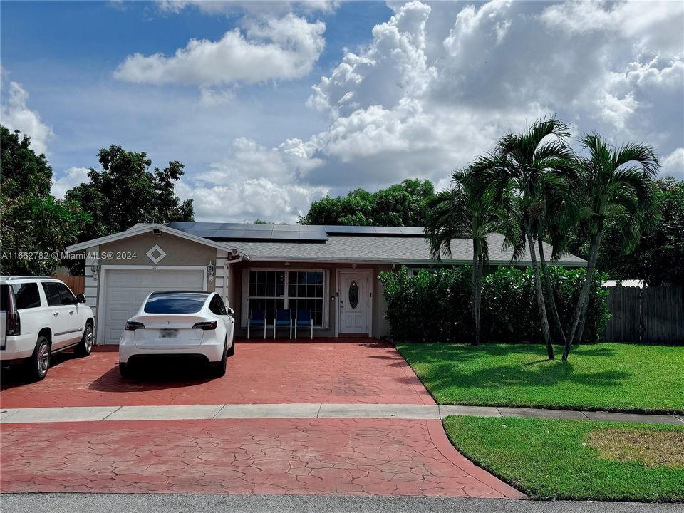 For Sale: $719,000 (4 beds, 2 baths, 1874 Square Feet)