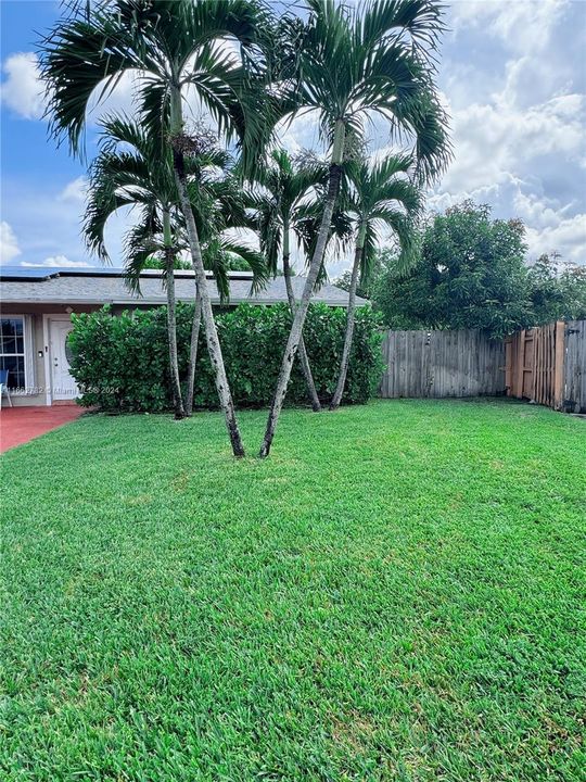 For Sale: $719,000 (4 beds, 2 baths, 1874 Square Feet)