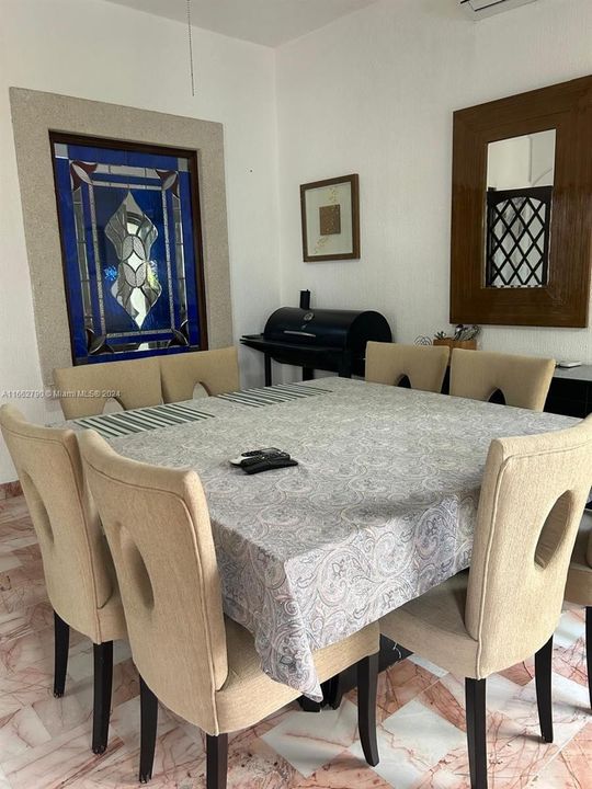 En Venta: $795,000 (4 camas, 4 baños, 8073 Pies cuadrados)