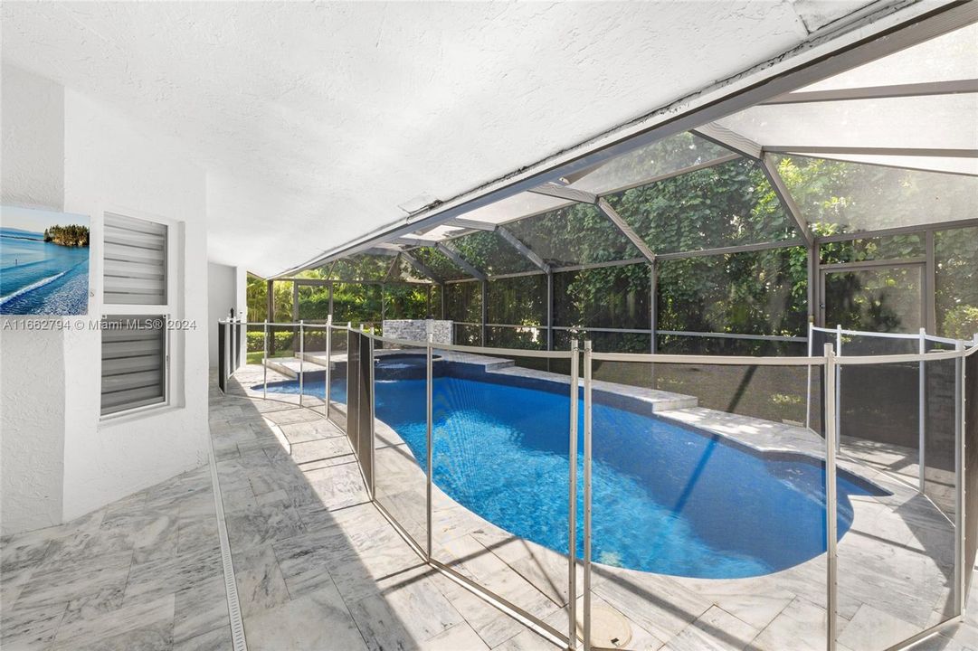 En Venta: $870,999 (5 camas, 2 baños, 2841 Pies cuadrados)