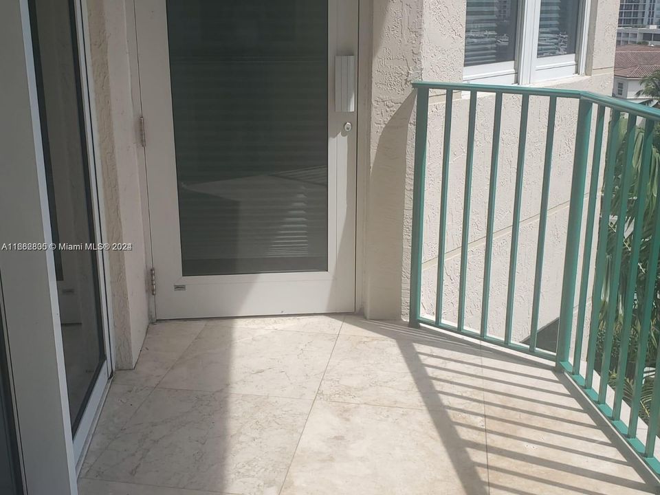 For Rent: $4,900 (2 beds, 2 baths, 1320 Square Feet)