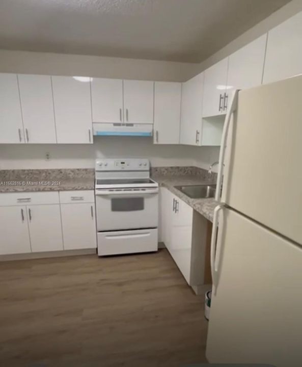 For Rent: $2,000 (2 beds, 2 baths, 1000 Square Feet)