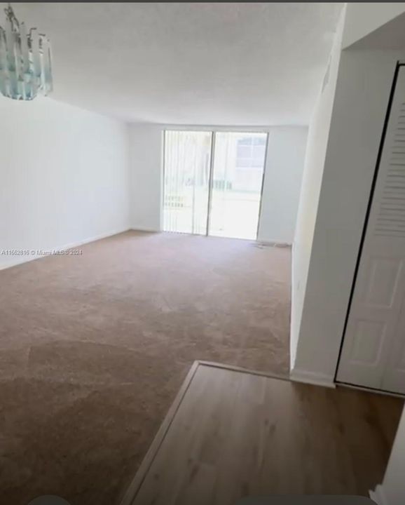 For Rent: $2,000 (2 beds, 2 baths, 1000 Square Feet)