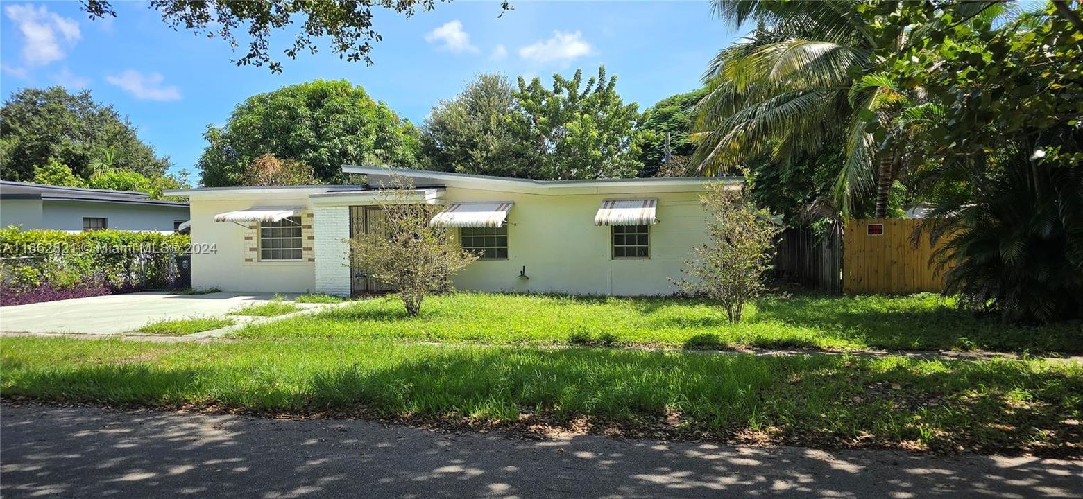 For Sale: $455,000 (3 beds, 2 baths, 1257 Square Feet)