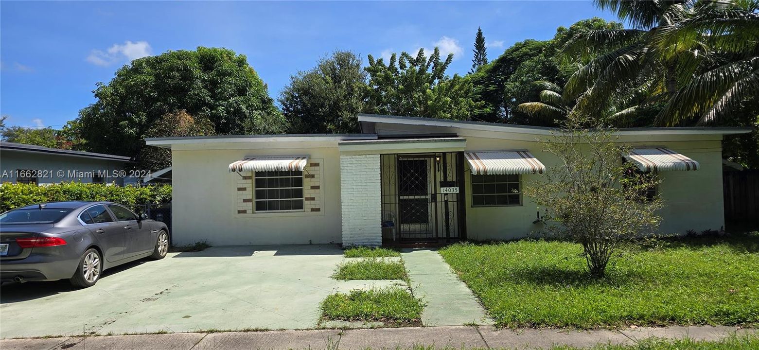 For Sale: $455,000 (3 beds, 2 baths, 1257 Square Feet)