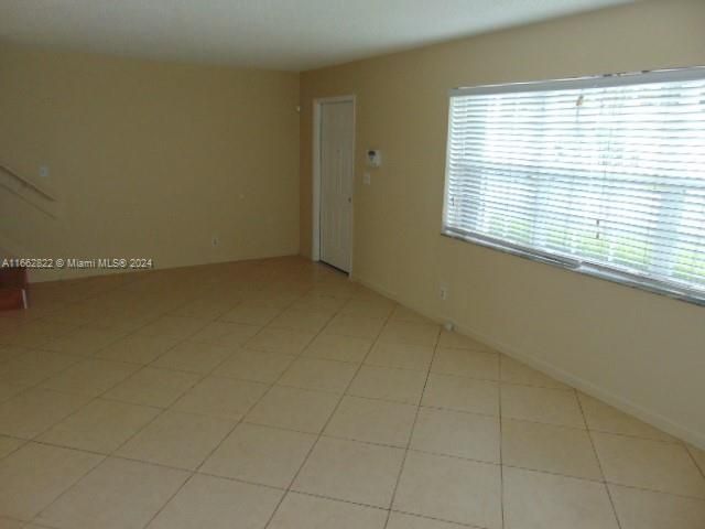 For Rent: $2,650 (3 beds, 2 baths, 1630 Square Feet)