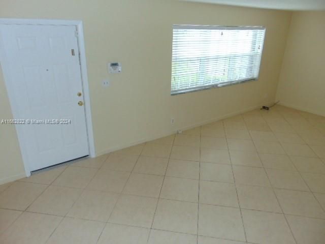 For Rent: $2,650 (3 beds, 2 baths, 1630 Square Feet)