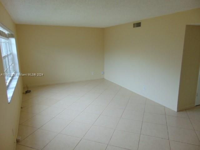 For Rent: $2,650 (3 beds, 2 baths, 1630 Square Feet)