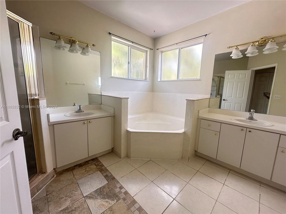 For Rent: $3,125 (3 beds, 2 baths, 2442 Square Feet)