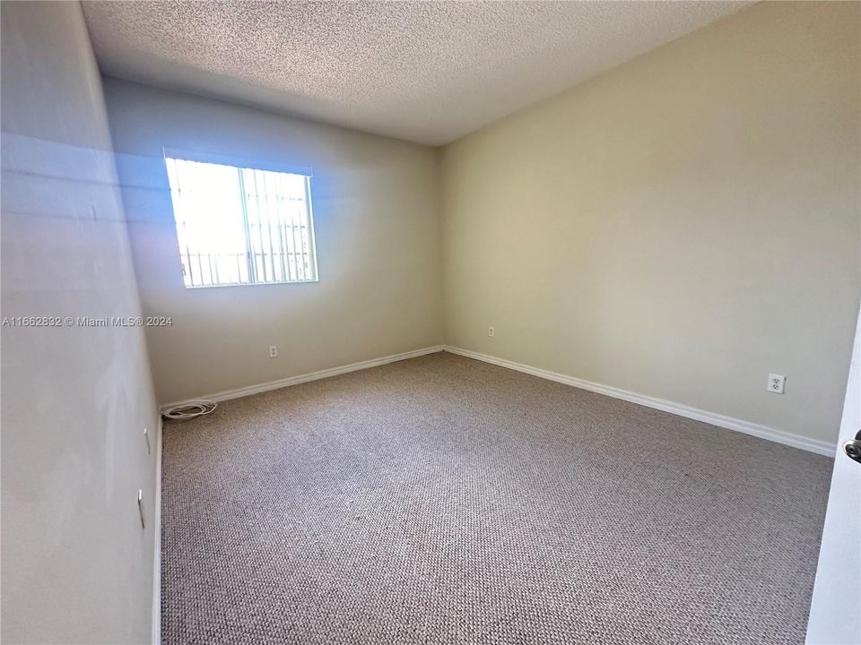 For Rent: $3,125 (3 beds, 2 baths, 2442 Square Feet)