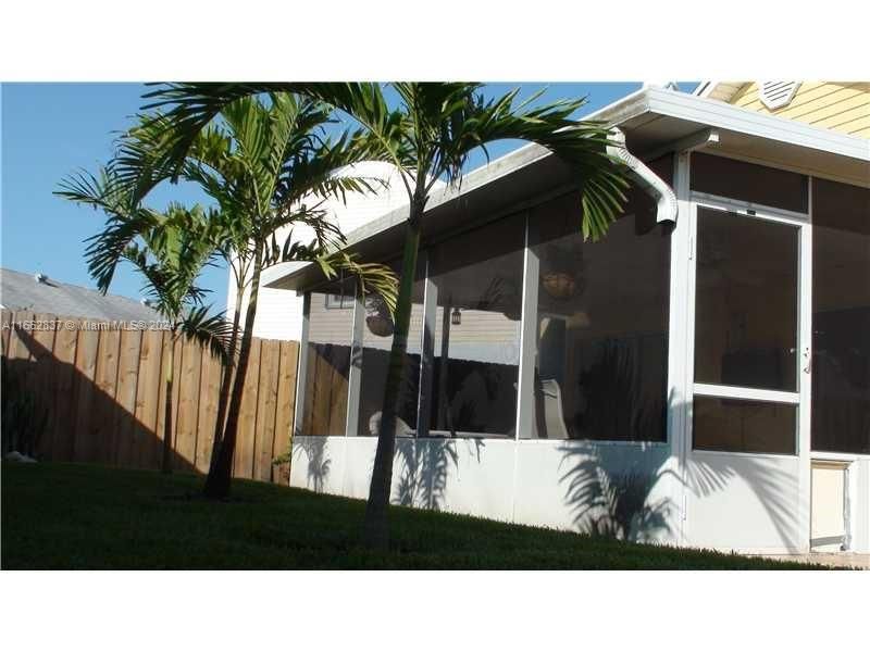 For Rent: $3,600 (3 beds, 2 baths, 1146 Square Feet)