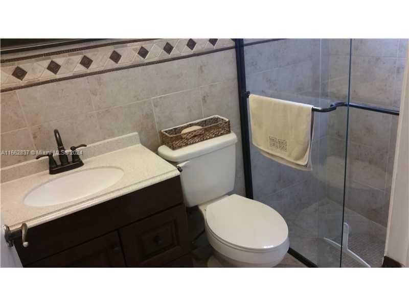 For Rent: $3,600 (3 beds, 2 baths, 1146 Square Feet)