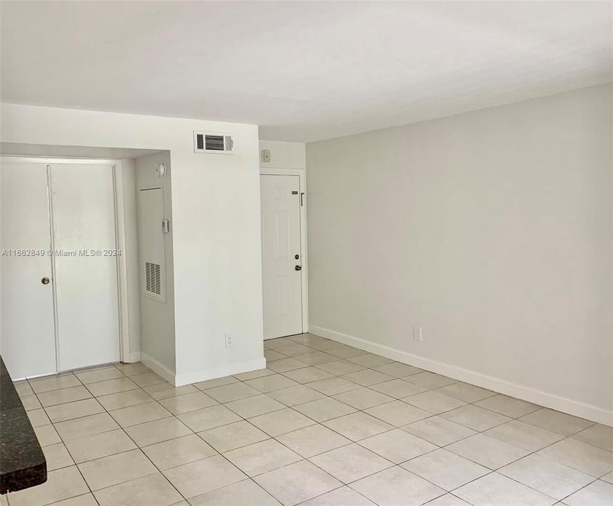 For Rent: $1,699 (1 beds, 1 baths, 630 Square Feet)