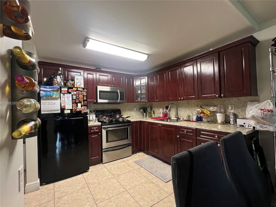 For Sale: $260,000 (2 beds, 1 baths, 980 Square Feet)