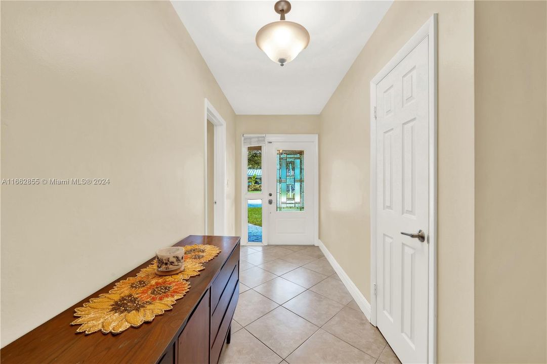 For Sale: $1,195,000 (4 beds, 2 baths, 1678 Square Feet)