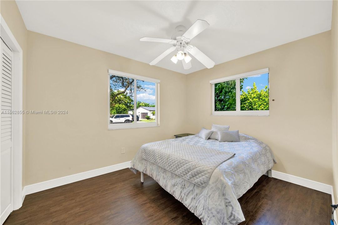 For Sale: $1,195,000 (4 beds, 2 baths, 1678 Square Feet)