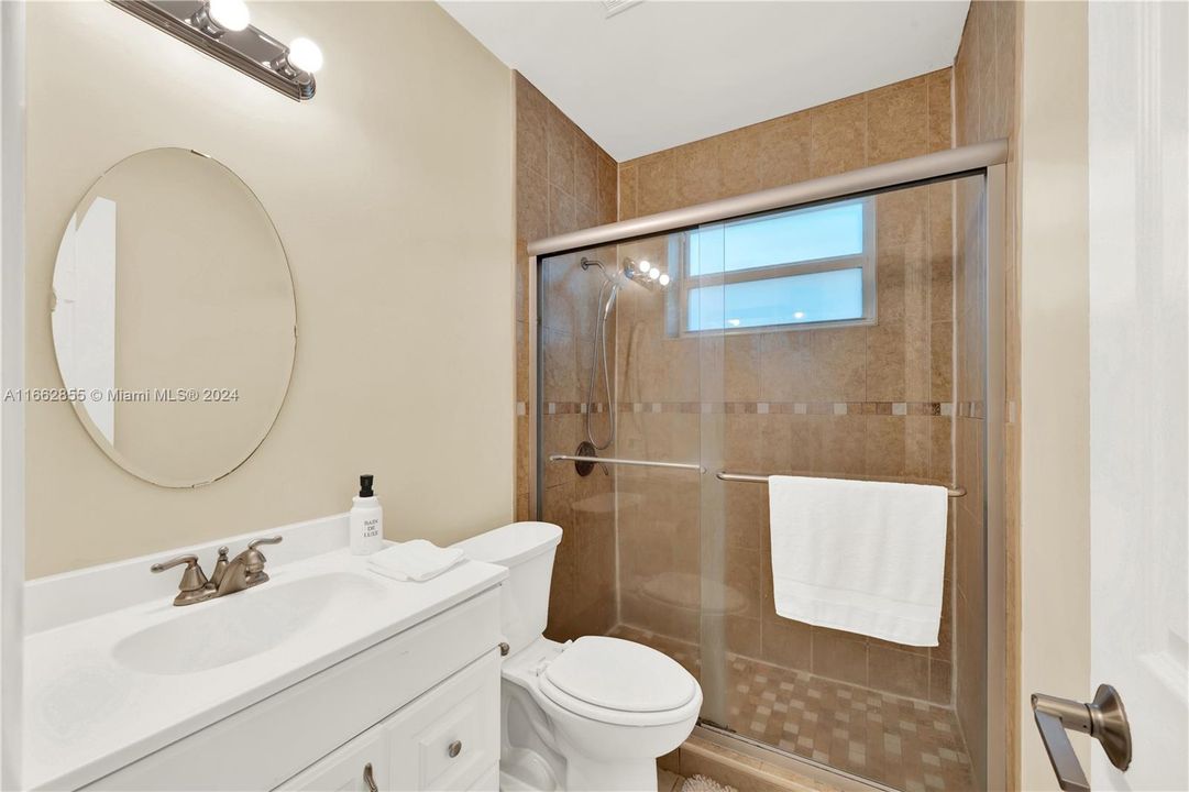 For Sale: $1,195,000 (4 beds, 2 baths, 1678 Square Feet)