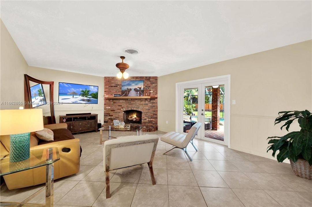 For Sale: $1,195,000 (4 beds, 2 baths, 1678 Square Feet)