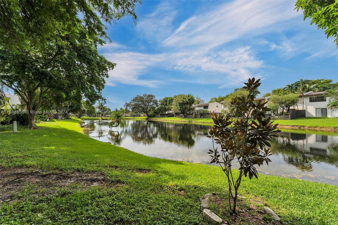 For Sale: $535,000 (3 beds, 2 baths, 1378 Square Feet)