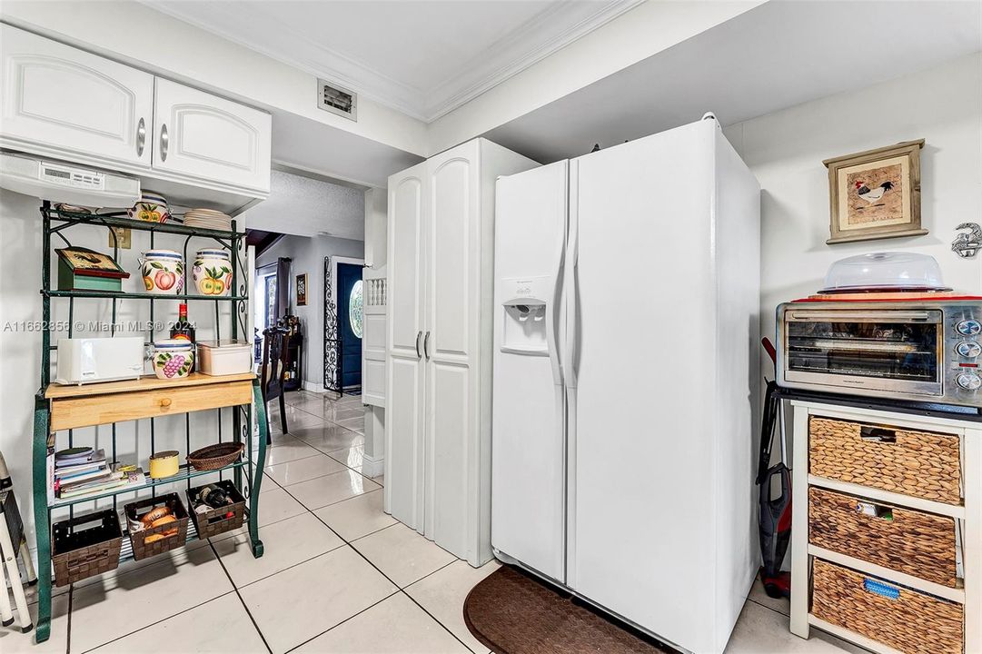 For Sale: $535,000 (3 beds, 2 baths, 1378 Square Feet)