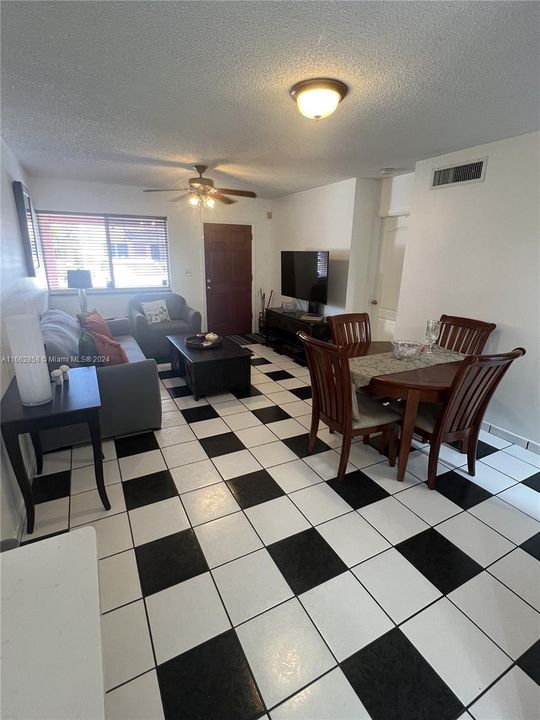 For Sale: $350,000 (2 beds, 2 baths, 824 Square Feet)