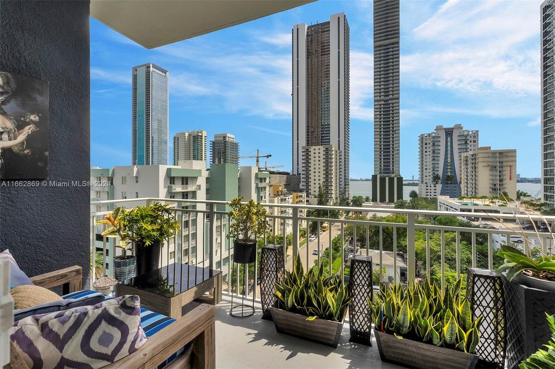 En Venta: $650,000 (2 camas, 2 baños, 1265 Pies cuadrados)