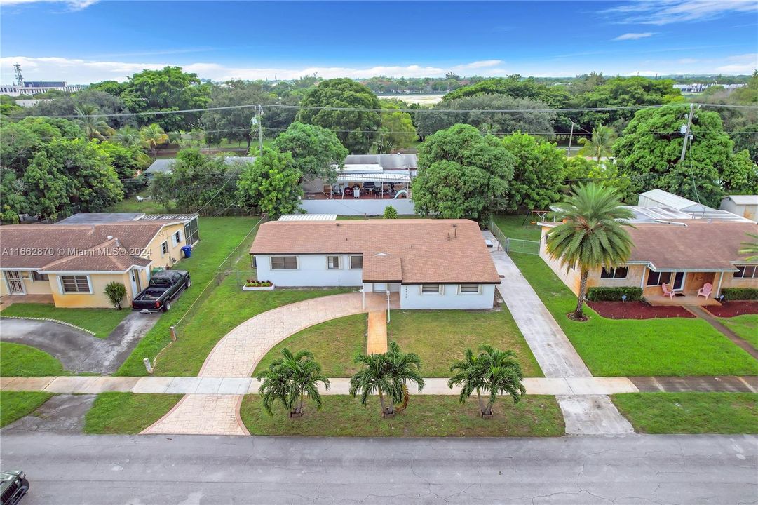 For Sale: $584,999 (3 beds, 2 baths, 1608 Square Feet)