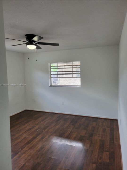 For Rent: $2,100 (2 beds, 1 baths, 1249 Square Feet)