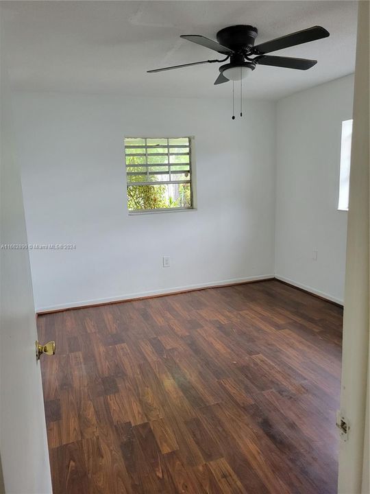 For Rent: $2,100 (2 beds, 1 baths, 1249 Square Feet)