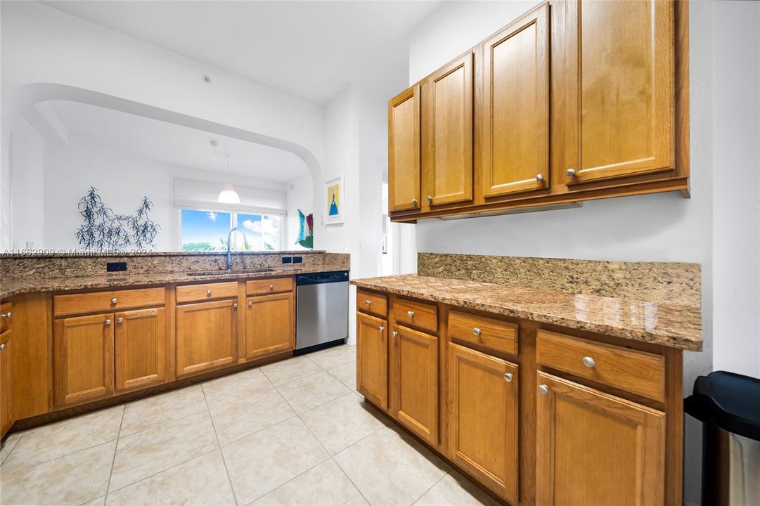 For Sale: $395,000 (3 beds, 2 baths, 1707 Square Feet)