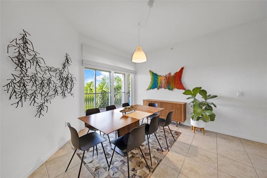 For Sale: $395,000 (3 beds, 2 baths, 1707 Square Feet)