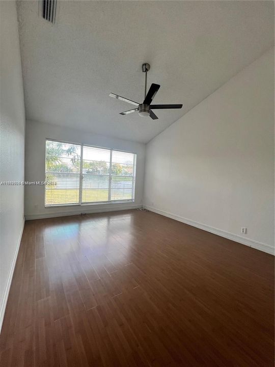 For Rent: $3,300 (3 beds, 2 baths, 1616 Square Feet)