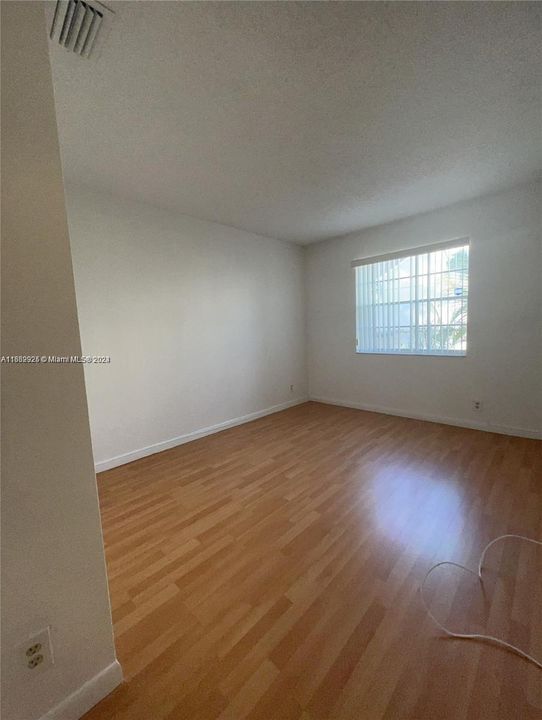 For Rent: $3,300 (3 beds, 2 baths, 1616 Square Feet)