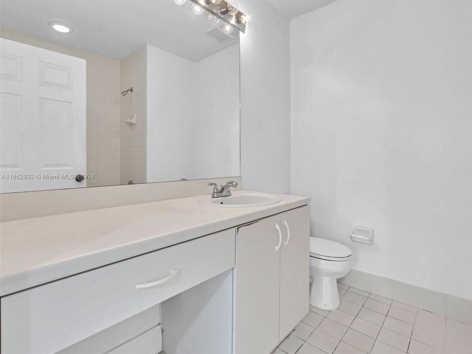 For Sale: $359,900 (3 beds, 2 baths, 1404 Square Feet)