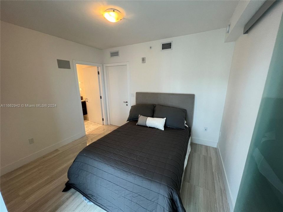 For Rent: $6,100 (1 beds, 1 baths, 788 Square Feet)