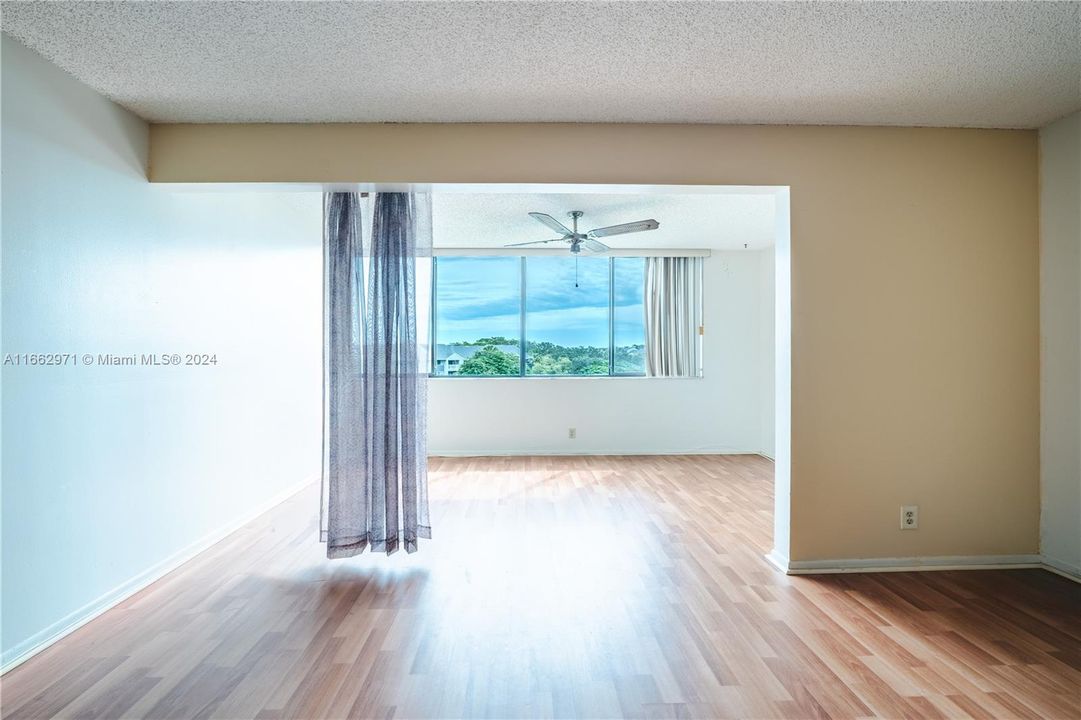 For Sale: $250,000 (2 beds, 2 baths, 1350 Square Feet)