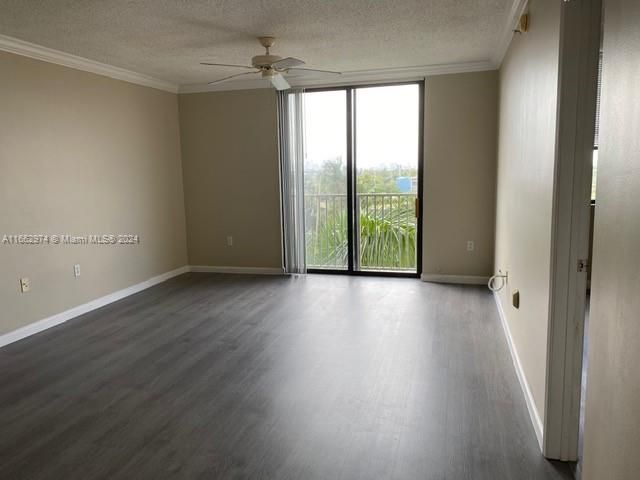 For Sale: $275,000 (1 beds, 1 baths, 755 Square Feet)