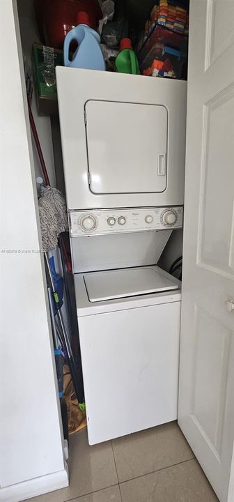 Recently Rented: $2,200 (2 beds, 1 baths, 16834 Square Feet)