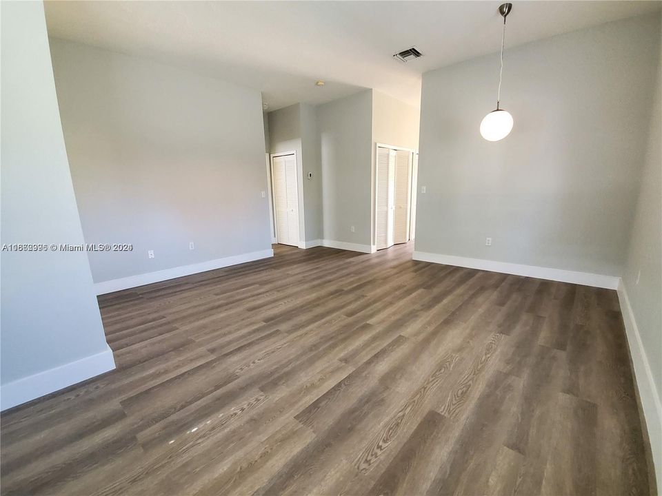 For Rent: $2,500 (2 beds, 2 baths, 1082 Square Feet)