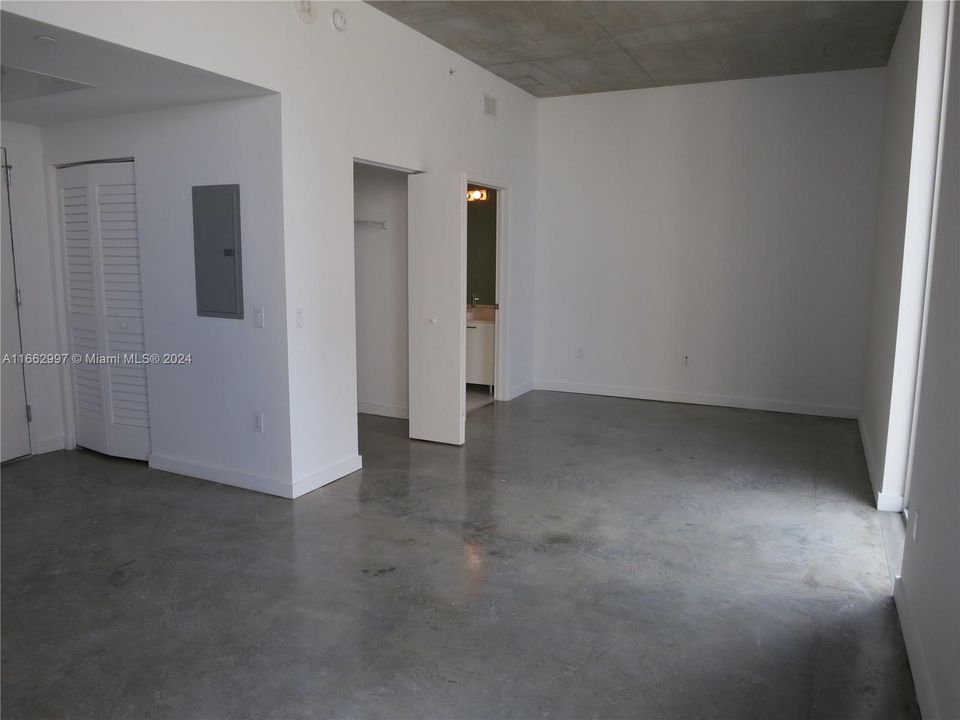 For Rent: $2,350 (1 beds, 1 baths, 446 Square Feet)